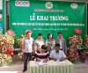 Ông Phạm Ngọc Nghĩa-Giám đốc HTX Nông nghiệp Chư A Thai giới thiệu sản phẩm gạo Phú Thiện. Ảnh: Vũ Chi