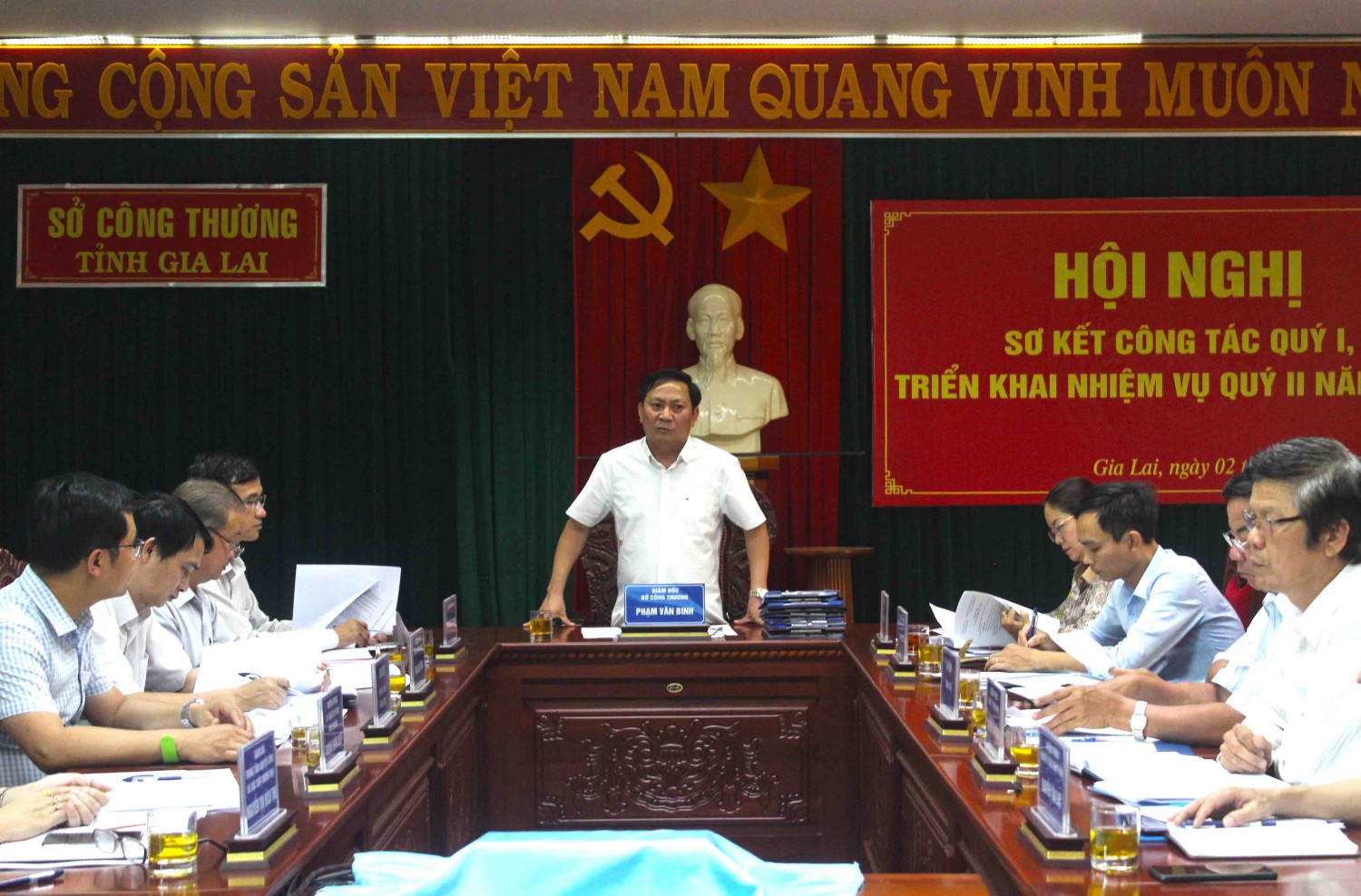 Ông Phạm Văn Binh-Giám đốc Sở Công thương phát biểu tại hội nghị. Ảnh: Sơn Ca